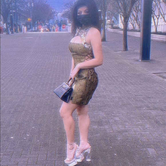 Kim shui HALTER BROCADE QI PAO DRESS
Originally $395 - Picture 6 of 6